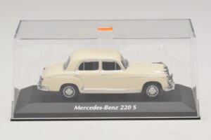 Mercedes 220 S W180 Бял Maxichamps 1:43 940033000 Метал — снимка 4 от 5