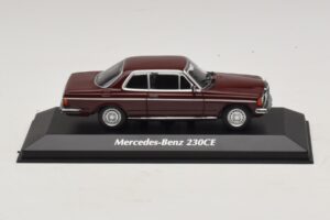 Mercedes 230 CE C123 Червен Maxichamps 1:43 940032221 Метал