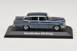 Mercedes 300 SE W112 Lang Син Металик Maxichamps 1:43 940035200 Diecast