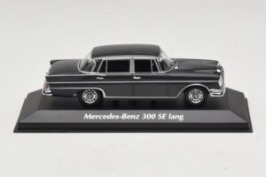 Mercedes 300 SE W112 Lang Тъмносив Maxichamps 1:43 940035201 Diecast