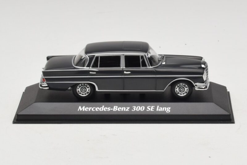 Mercedes 300 SE W112 Lang Тъмносив Maxichamps 1:43 940035201 Метал