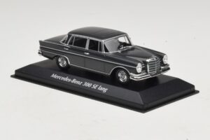 Mercedes 300 SE W112 Lang Тъмносив Maxichamps 1:43 940035201 Метал — снимка 3 от 5