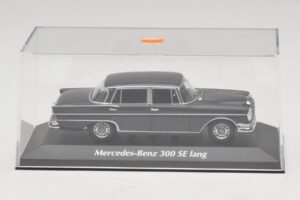 Mercedes 300 SE W112 Lang Тъмносив Maxichamps 1:43 940035201 Метал — снимка 4 от 5