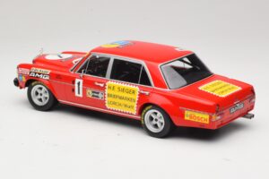 Mercedes 300 SEL 6.8 #1 H. Heyer / Betzler 24 Hours of Nurburgring 1972 Minichamps 1:18 155723401 Метал — снимка 5 от 6
