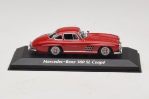 Mercedes 300 SL W198 Червен Maxichamps 1:43 940039001 Метал