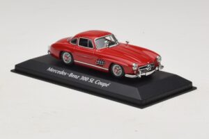 Mercedes 300 SL W198 Червен Maxichamps 1:43 940039001 Метал — снимка 3 от 5