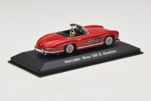 Mercedes 300 SL W198 Roadster Червен Maxichamps 1:43 940039031 Метал — снимка 2 от 5