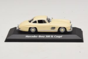 Mercedes 300 SL W198 Бял Maxichamps 1:43 940039002 Diecast