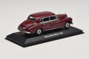 Mercedes 300 W186 Тъмночервен Maxichamps 1:43 940039060 Метал — снимка 2 от 5