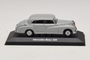 Mercedes 300 W186 Сив Maxichamps 1:43 940039061 Diecast