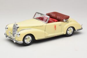 Mercedes 300S Кремав Maisto 1:18 31806 Метал