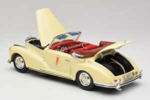 Mercedes 300S Кремав Maisto 1:18 31806 Метал — снимка 5 от 8