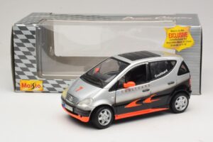 Mercedes A-Class W168 D. Coulthard Сребърен Maisto 1:18 35841 Метал — снимка 8 от 8