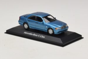 Mercedes C-Class W202 Син Металик Maxichamps 1:43 940037060 Метал — снимка 3 от 5