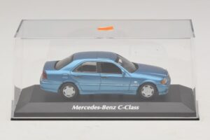 Mercedes C-Class W202 Син Металик Maxichamps 1:43 940037060 Метал — снимка 4 от 5
