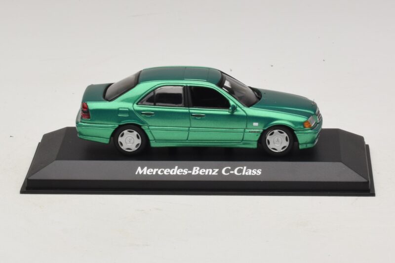 Mercedes C-Class W202 Зелен Металик Maxichamps 1:43 940037061 Метал