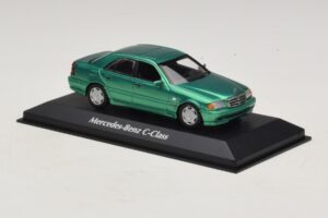 Mercedes C-Class W202 Зелен Металик Maxichamps 1:43 940037061 Метал — снимка 3 от 5