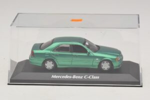 Mercedes C-Class W202 Зелен Металик Maxichamps 1:43 940037061 Метал — снимка 4 от 5