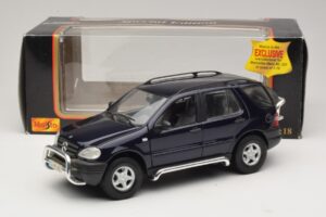 Mercedes ML320 W163 Син Maisto 1:18 31847 Метал — снимка 8 от 8