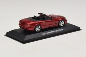 Mercedes SL R230 Червен Металик Maxichamps 1:43 940037530 Метал — снимка 2 от 5