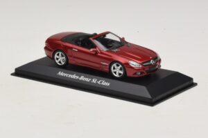 Mercedes SL R230 Червен Металик Maxichamps 1:43 940037530 Метал — снимка 3 от 5