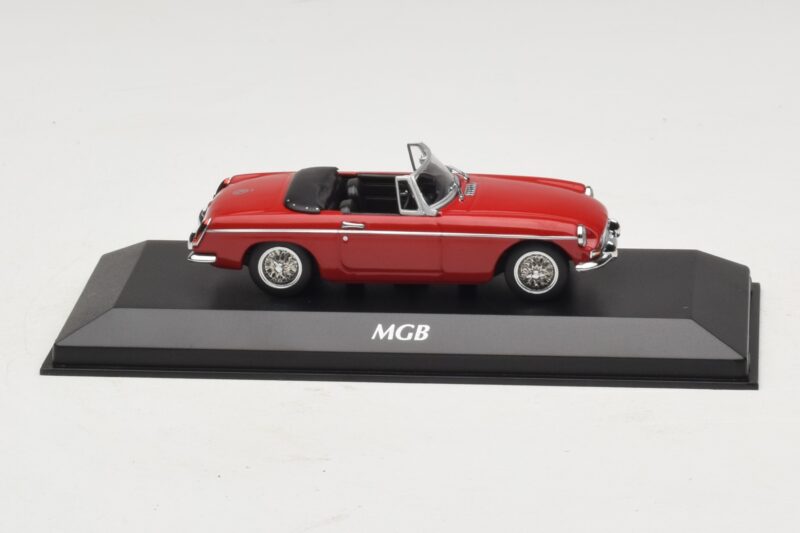 MG MGB Mk1 Червен Maxichamps 1:43 940131030 Метал