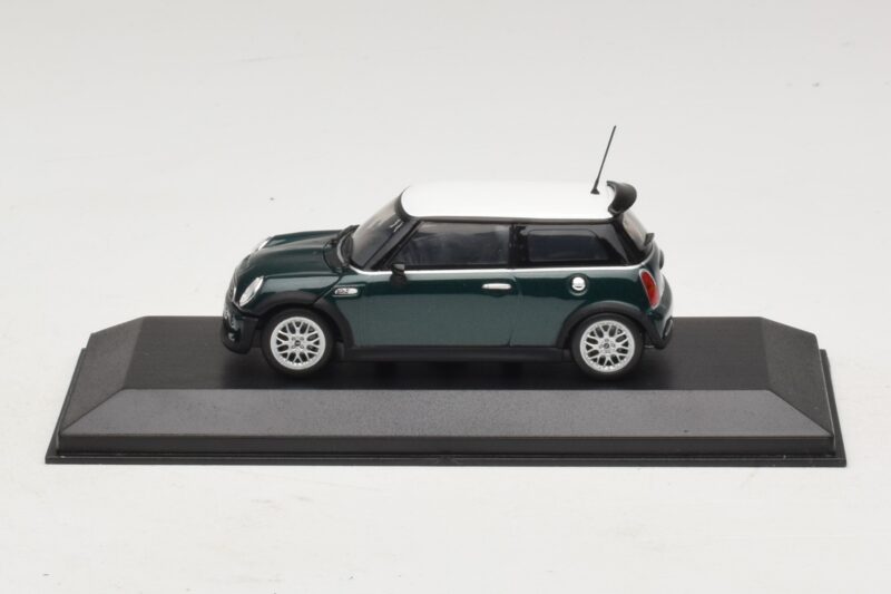 Mini Cooper One R50 Aero Green С Бял Покрив Minichamps 1:43 MINI011 Метал