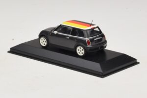 Mini Cooper One R50 Зелен С Германско Знаме Minichamps 1:43 MINI033 Метал — снимка 3 от 5