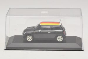Mini Cooper One R50 Зелен С Германско Знаме Minichamps 1:43 MINI033 Метал — снимка 4 от 5
