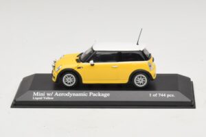 Mini Cooper One R50 с Аеро Пакет Жълт Minichamps 1:43 431138274 Метал