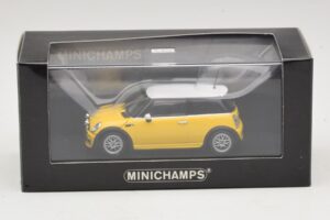 Mini Cooper One R50 с Аеро Пакет Жълт Minichamps 1:43 431138274 Метал — снимка 4 от 4