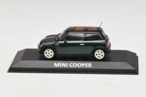 Mini Cooper S R53 Тъмнозелен С Черен Покрив Minichamps 1:43 MINI023 Метал