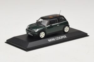 Mini Cooper S R53 Тъмнозелен С Черен Покрив Minichamps 1:43 MINI023 Метал — снимка 2 от 5