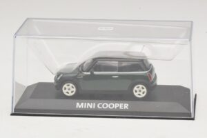 Mini Cooper S R53 Тъмнозелен С Черен Покрив Minichamps 1:43 MINI023 Метал — снимка 4 от 5