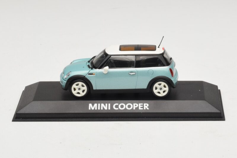 Mini Cooper S R53 Светлосин Металик С Панорамен Покрив Minichamps 1:43 MINI018 Метал