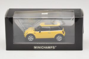 Mini Cooper S R53 Liquid Yellow С Панорамен Покрив Minichamps 1:43 MINI013 Метал — снимка 4 от 4