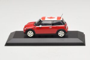 Mini Cooper S R53 Червен С Канадско Знаме Minichamps 1:43 MINI017 Метал