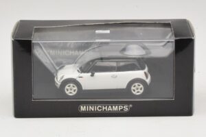 Mini Cooper S R53 Бял С Черен Покрив Minichamps 1:43 MINI027 Метал — снимка 4 от 4