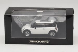 Mini Cooper S R53 Бял С Панорамен Покрив Minichamps 1:43 MINI020 Метал — снимка 5 от 5
