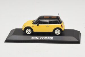 Mini Cooper S R53 Жълт С Черен Покрив Minichamps 1:43 MINI031 Метал