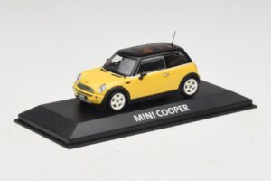 Mini Cooper S R53 Жълт С Черен Покрив Minichamps 1:43 MINI031 Метал — снимка 2 от 4