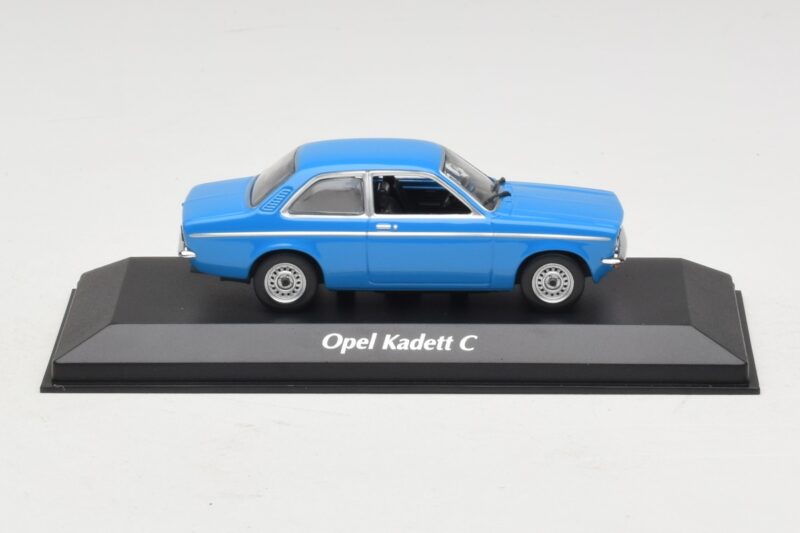 Opel Kadett C Син Maxichamps 1:43 940045601 Метал