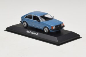 Opel Kadett D Син Maxichamps 1:43 940044100 Метал — снимка 3 от 5