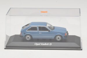 Opel Kadett D Син Maxichamps 1:43 940044100 Метал — снимка 4 от 5