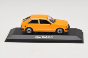 Opel Kadett D Оранжев Maxichamps 1:43 940044101 Метал