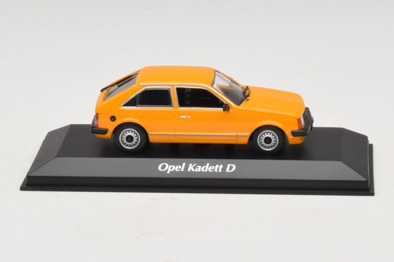 Opel Kadett D Оранжев Maxichamps 1:43 940044101 Метал