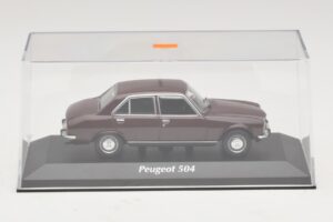 Peugeot 504 Тъмночервен Maxichamps 1:43 940112500 Метал — снимка 4 от 5