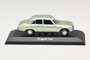 Peugeot 504 Светлозелен Металик Maxichamps 1:43 940112501 Метал