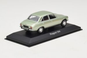 Peugeot 504 Светлозелен Металик Maxichamps 1:43 940112501 Метал — снимка 2 от 5