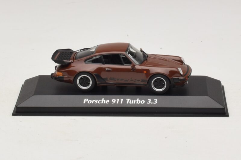 Porsche 911 930 Turbo 3.3 Кафяв Maxichamps 1:43 940069001 Метал